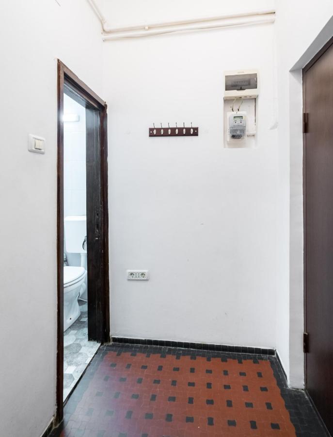 Sleek Comfort - A Blend Of Style And Convenience Bucharest Exterior photo